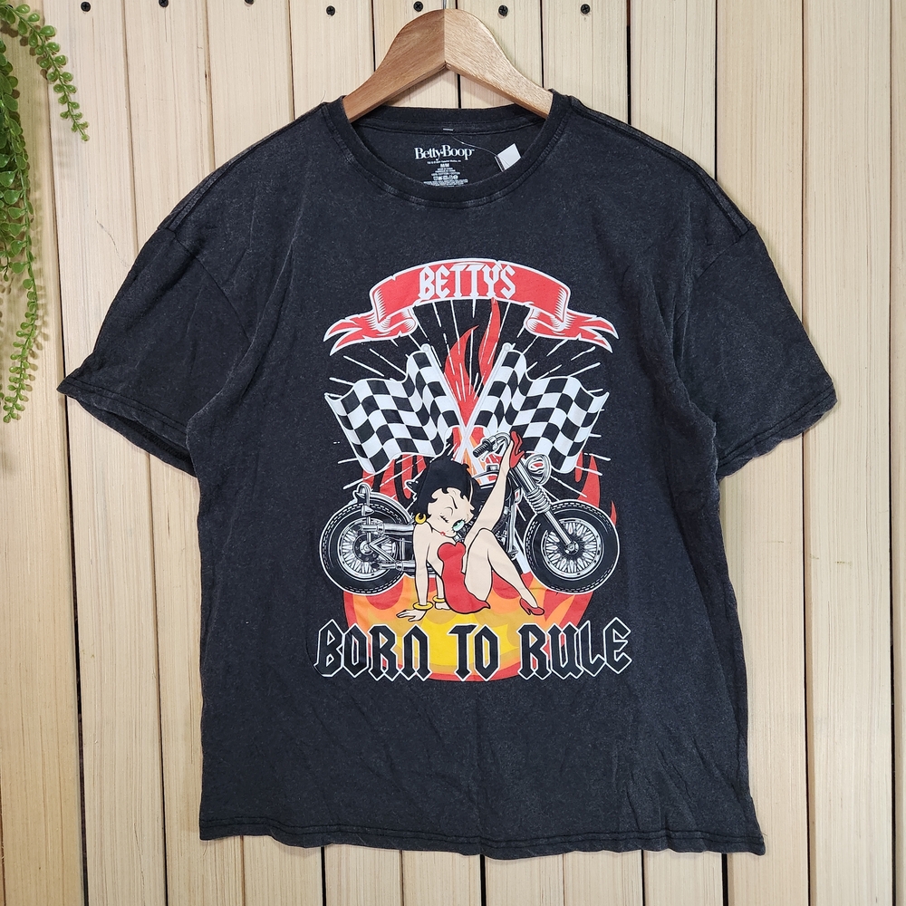 Betty Boop Graphic T-Shirt Size M.